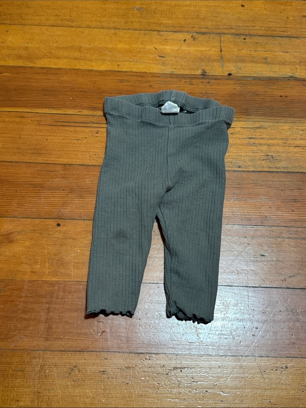 H&M Kids Ribbed Leggings in Charcoal Gray with Ruffle Hem
